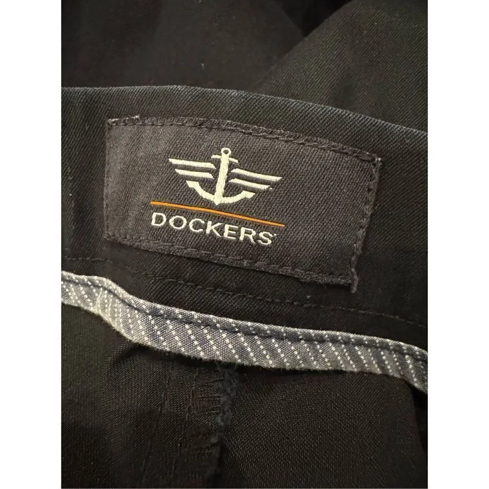 Dockers Men's black Classic Fit Workday Khaki